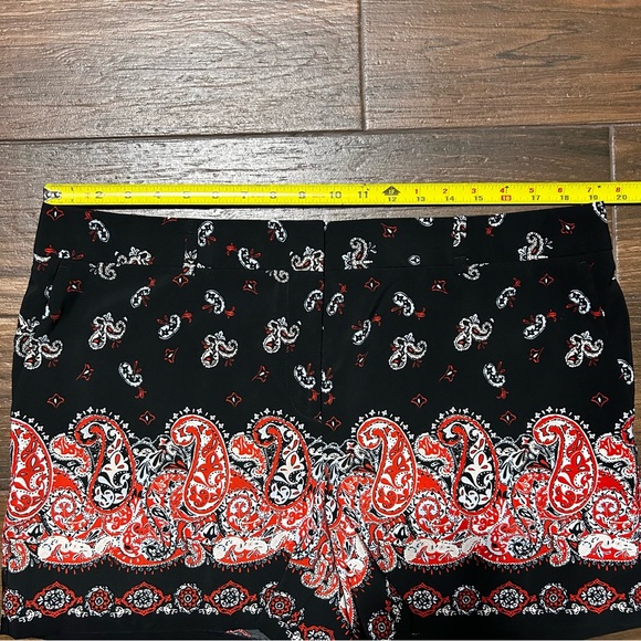 LOFT Paisley Riviera‎ Shorts 14 Black Red Pockets - Picture 4 of 8
